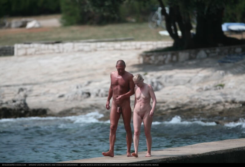 [NWoDL] Nora FKK Beach Visitors Big photo gallery