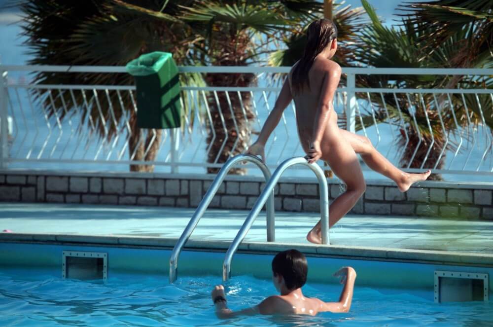 [NWoDL] Pool Assortment Nudism Life