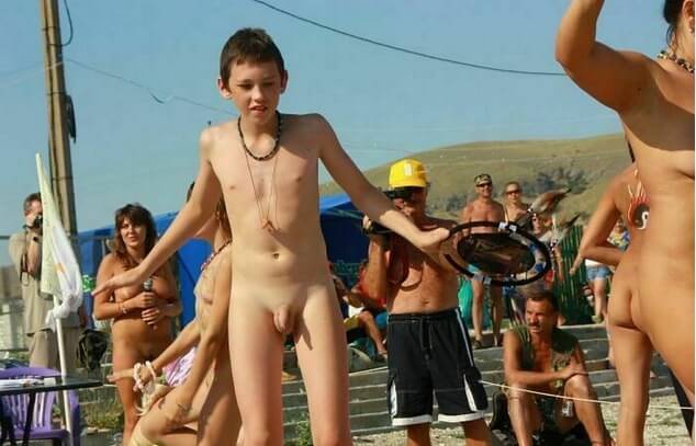 [NWoDL] Nudists in Crimea photos