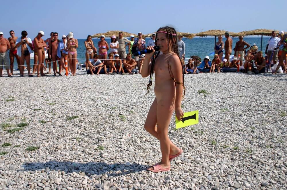 [NWoDL] Naturist Mic Speech photos