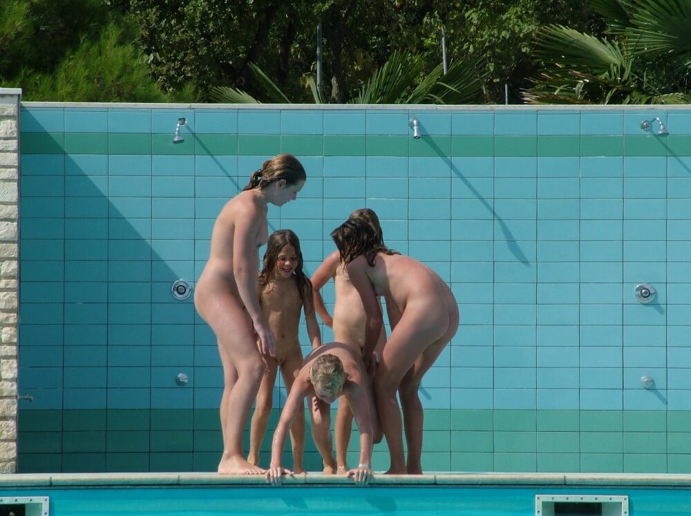 [NWoDL] FKK Outdoor Children Pool pics