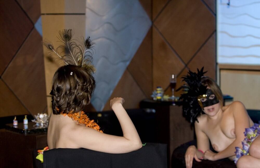 [NWoDL] Masquerade Lounging photos