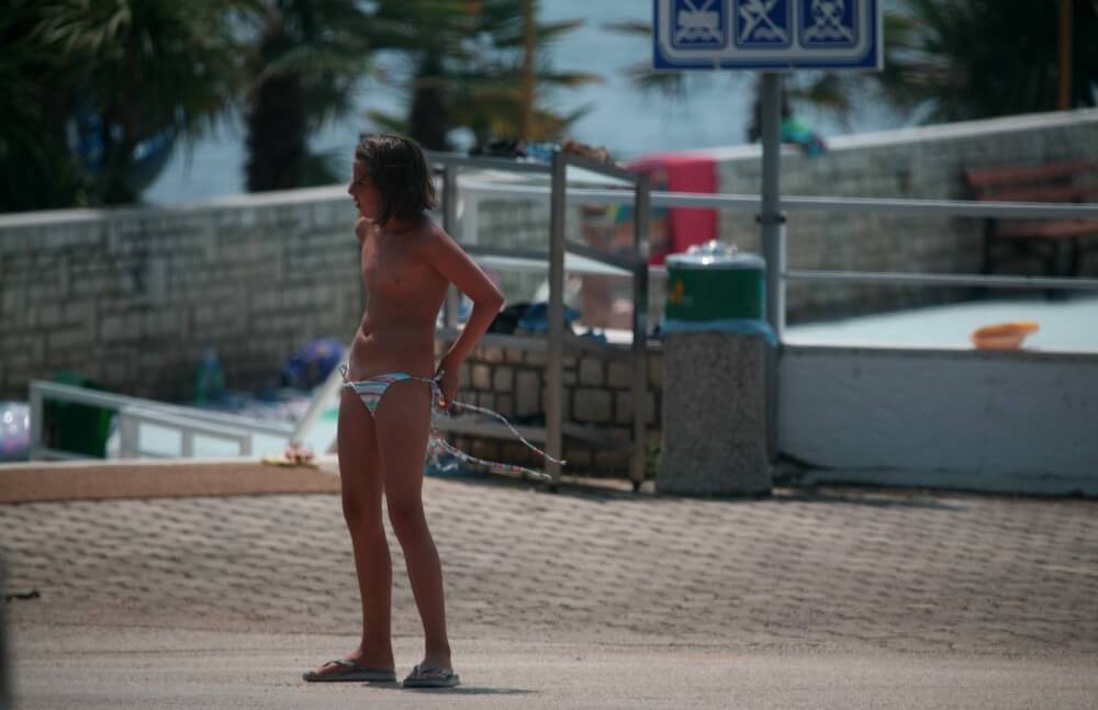 [NWoDL] Naturist Pool Walkaround pics