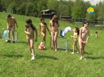 [NWoDL] Naturist Freedom: Slide in the Summer