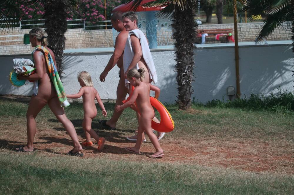 [NWoDL] Naturist Family Movement pics