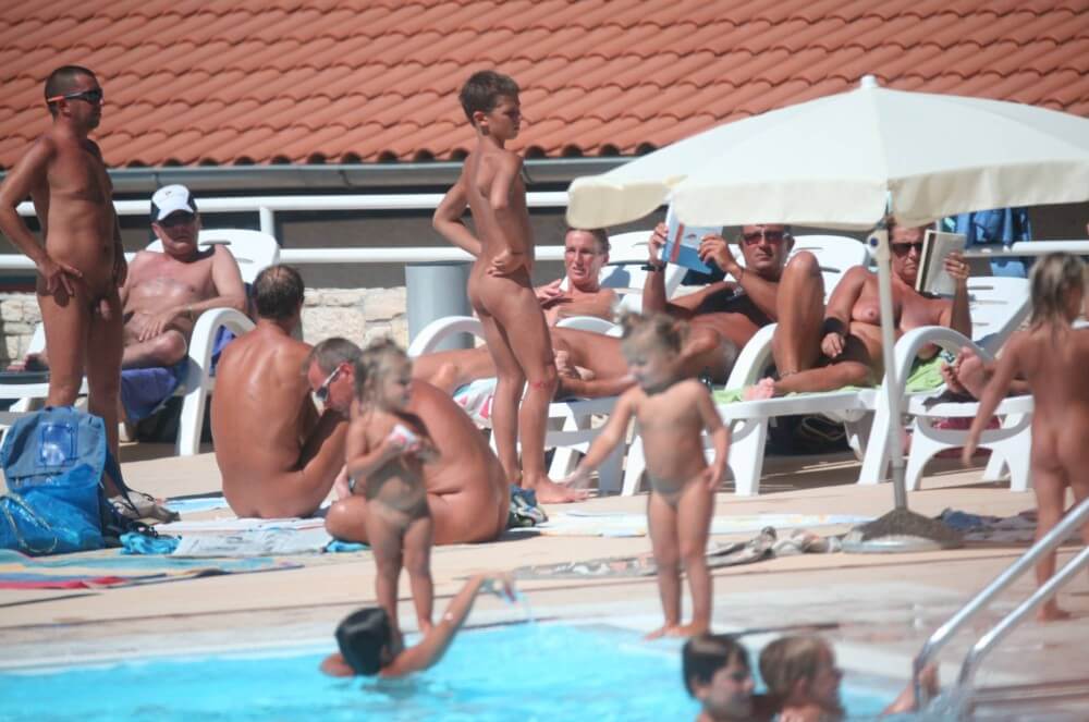 [NWoDL] Pool Camping Sides gallery