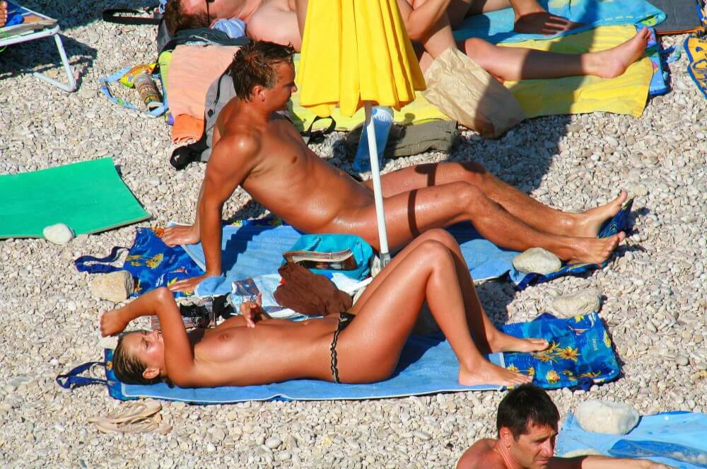 [NWoDL] Ula FKK Bikini Couples Day pics