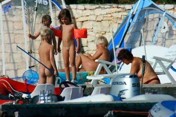 [NWoDL] By the boat photos