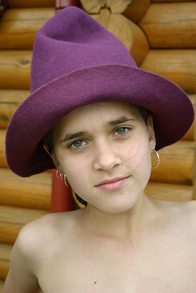 [NWoDL] Cabin Reflections nudism pics