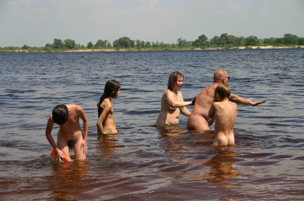 [NWoDL] Kiev Water-Front Bathing pics