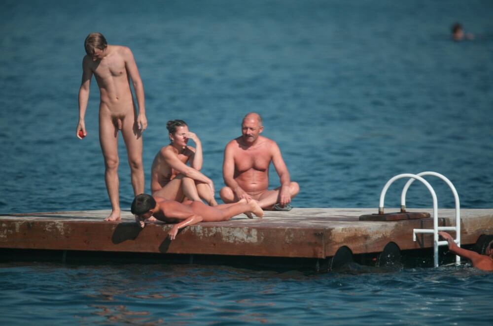 [NWoDL] Naturist Family Water Slab pics