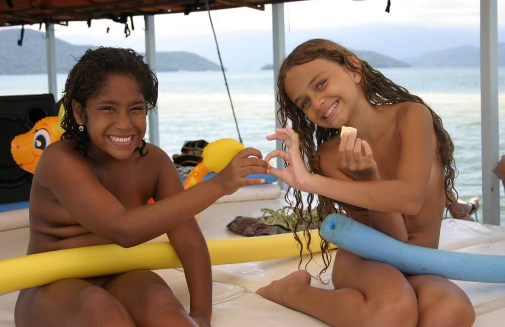 [NWoDL] Brazilian Boating Girlfriend pics