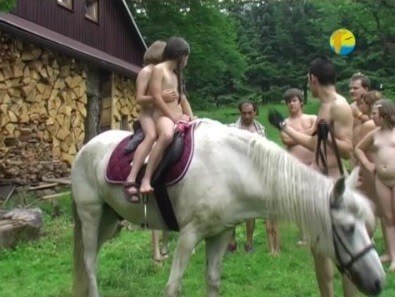 [NWoDL] Naturist Freedom: In the Sun