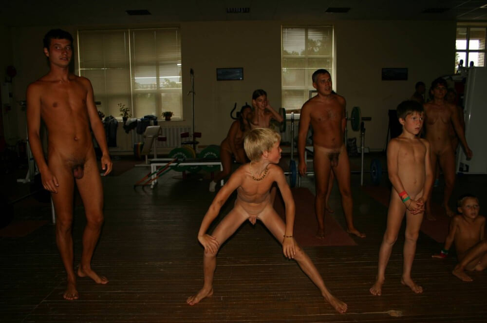 [NWoDL] Family Gym Nudist Stretch pics
