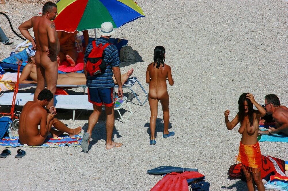 [NWoDL] Uka FKK Beach Parenting Nudist beach pics